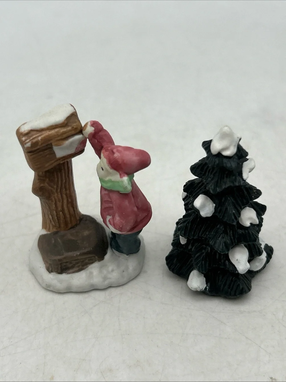 Lot Of 11 Vtg Porcelain Christmas Village Figurines (Read Desc)
